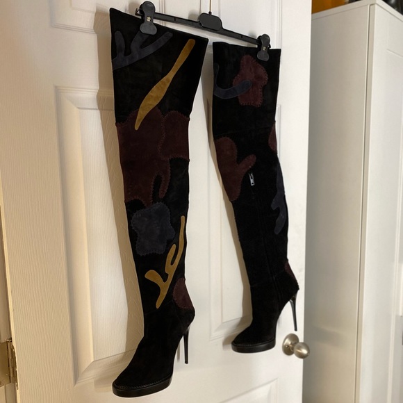 Burberry Runway Suede Patchwork Printed Boots - Picture 9 of 12